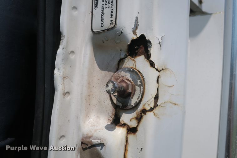 image for item DB10242 2000 Freightliner FL70 bucket truck