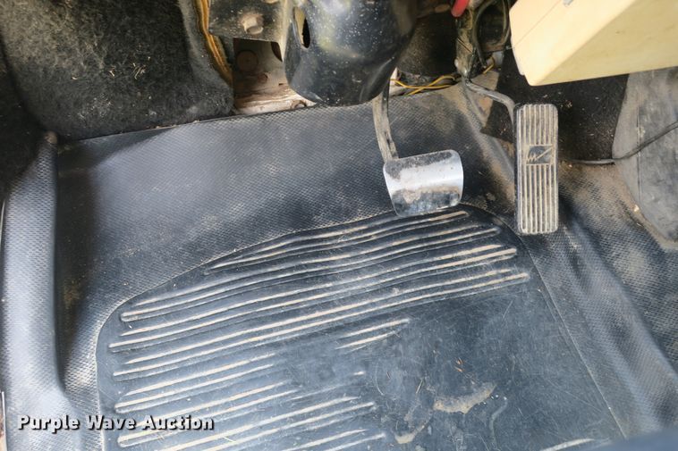 image for item DB10242 2000 Freightliner FL70 bucket truck