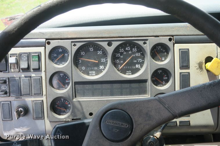 image for item DB10242 2000 Freightliner FL70 bucket truck