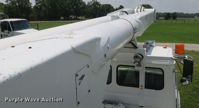 image for item DB10242 2000 Freightliner FL70 bucket truck