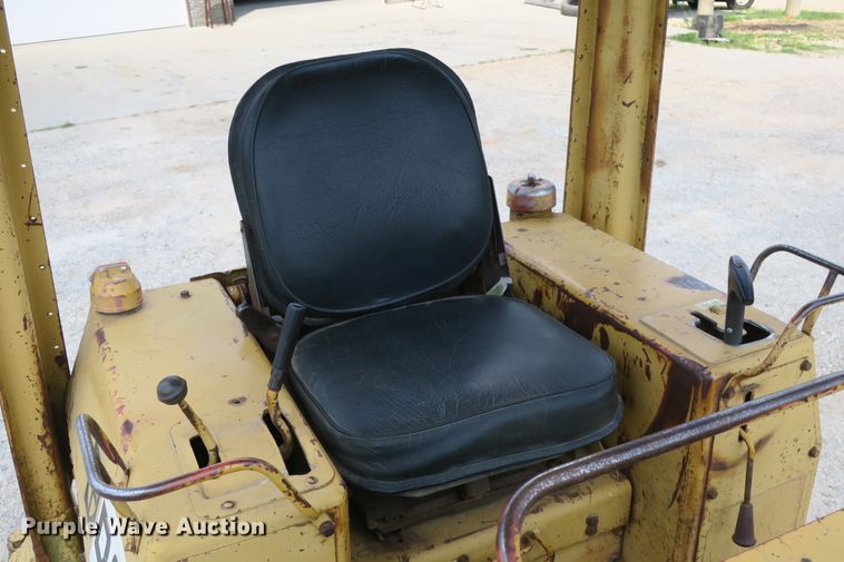 image for item DB10244 1976 Caterpillar D3 dozer