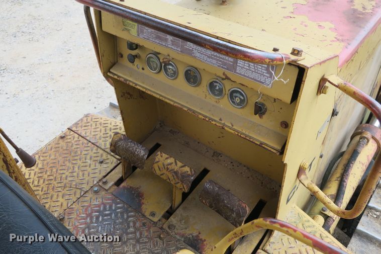 image for item DB10244 1976 Caterpillar D3 dozer