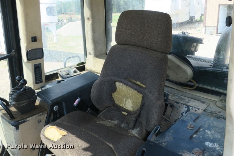 image for item DB10245 1999 Caterpillar 953C track loader