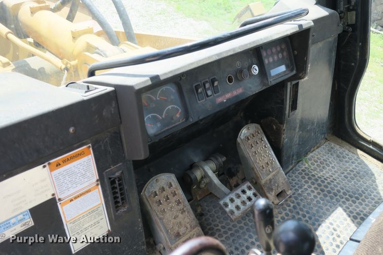 image for item DB10245 1999 Caterpillar 953C track loader