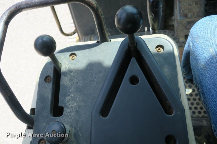 image for item DB10245 1999 Caterpillar 953C track loader