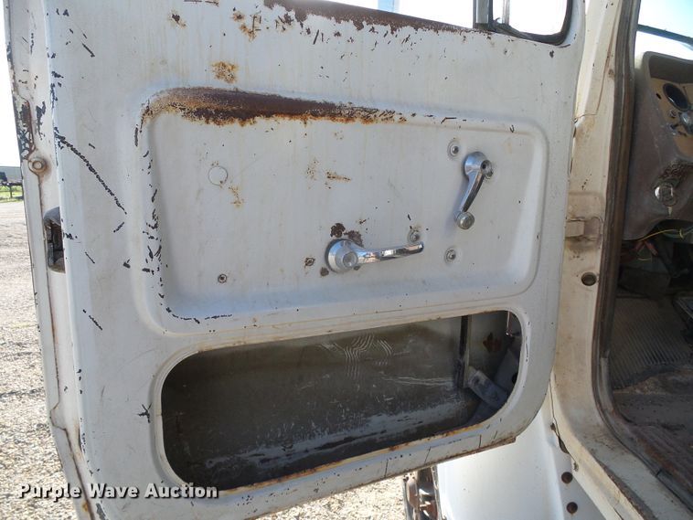 image for item DC5069 1982 Ford 8000 dump truck