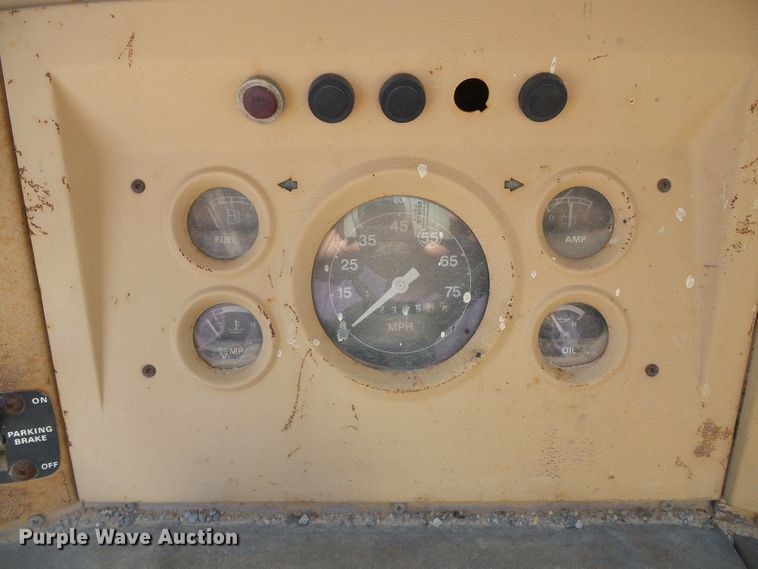 image for item DC5069 1982 Ford 8000 dump truck