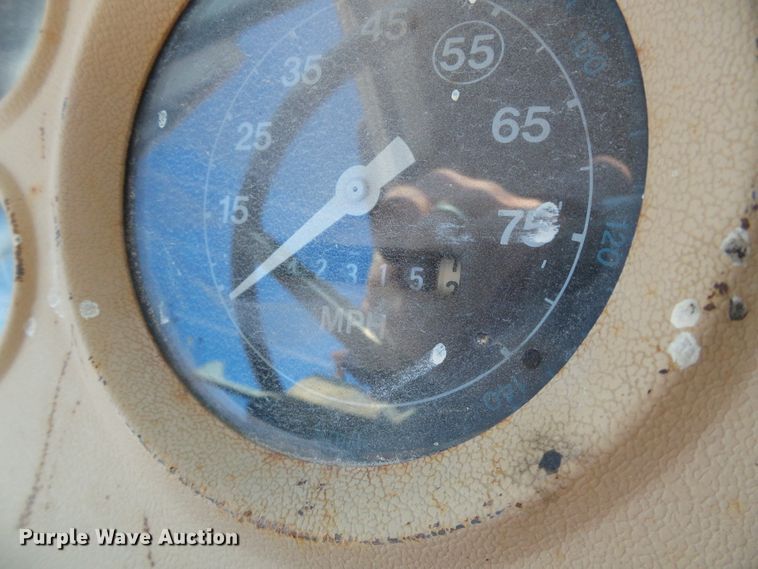 image for item DC5069 1982 Ford 8000 dump truck