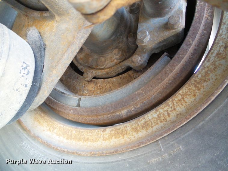 image for item DC5069 1982 Ford 8000 dump truck