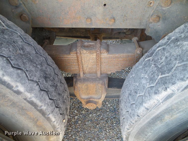 image for item DC5069 1982 Ford 8000 dump truck