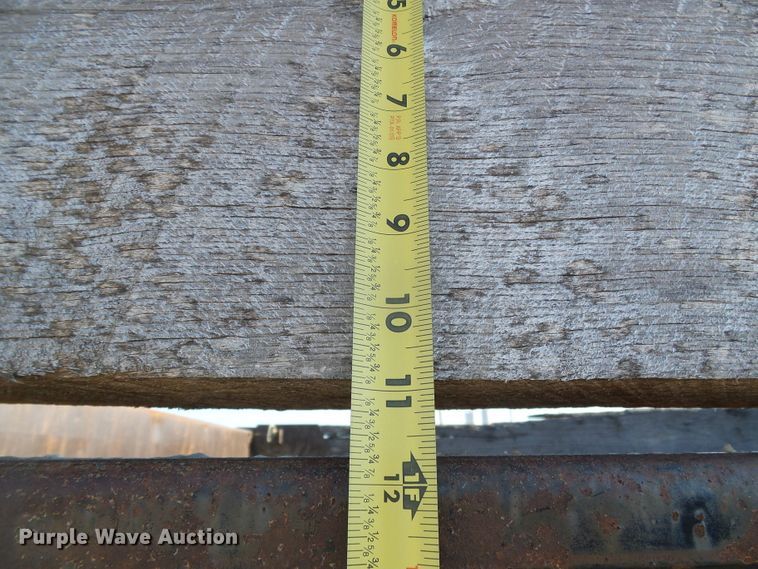 image for item DC5069 1982 Ford 8000 dump truck