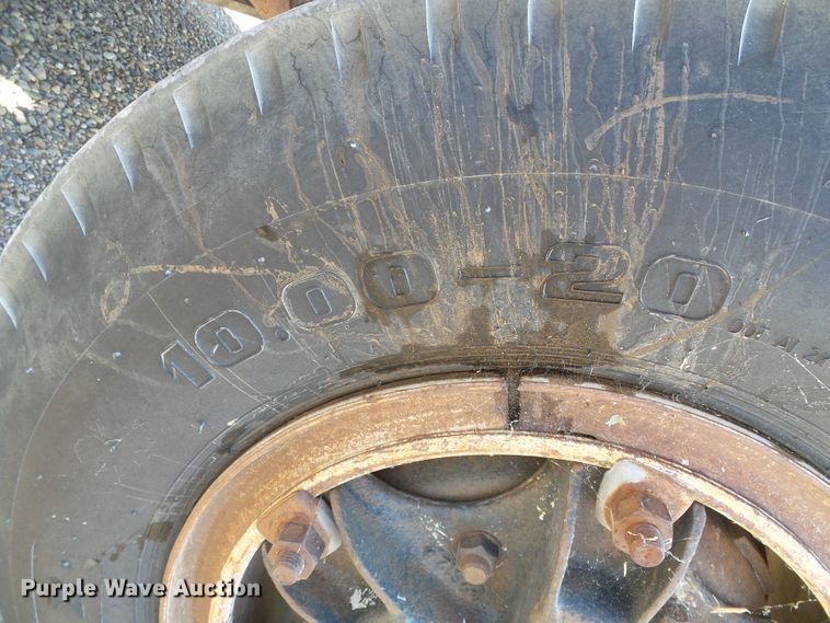 image for item DC5069 1982 Ford 8000 dump truck