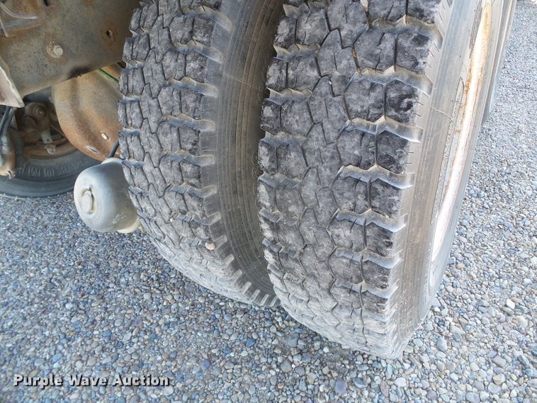 image for item DC5069 1982 Ford 8000 dump truck