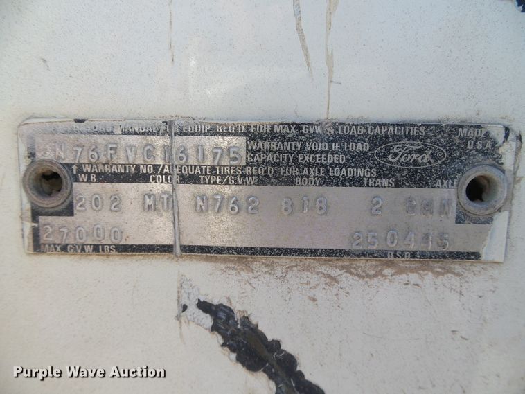 image for item DC5069 1982 Ford 8000 dump truck