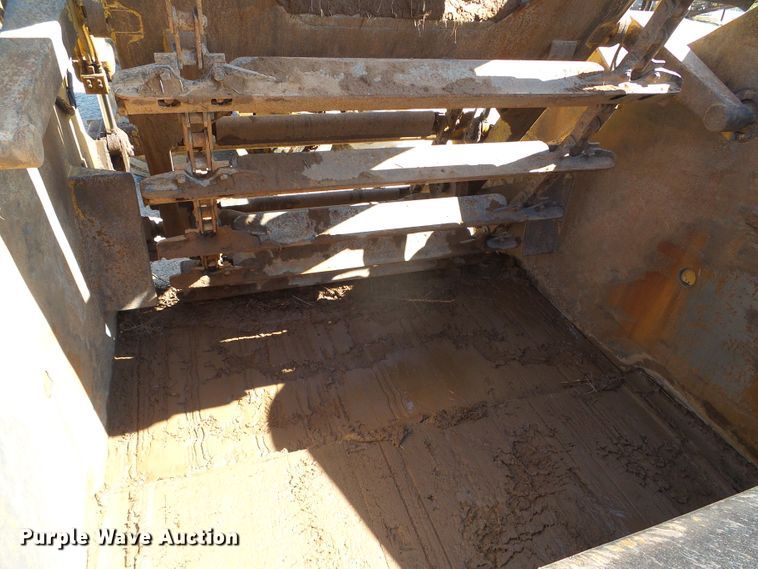 image for item DC5071 1998 Caterpillar 615C Series II elevating scraper