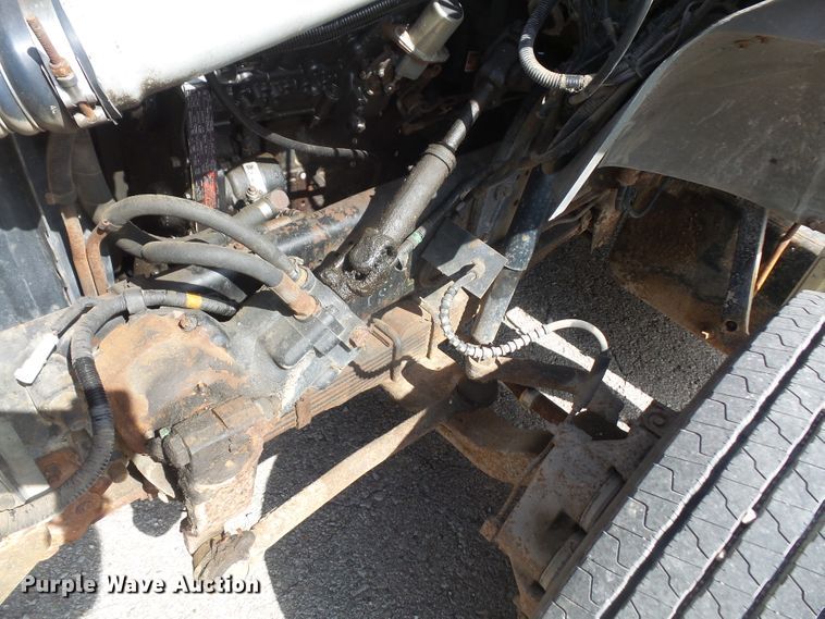 image for item DD6296 1998 Ford F700 flatbed truck with pressure washer