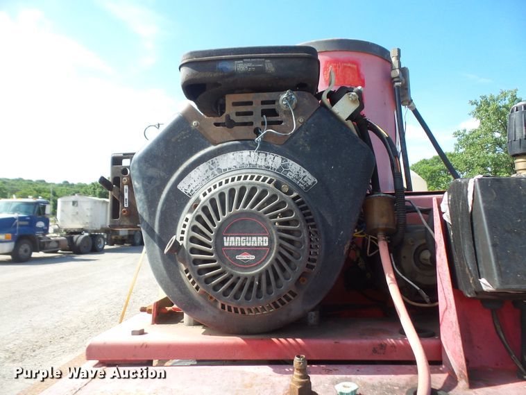 image for item DD6296 1998 Ford F700 flatbed truck with pressure washer