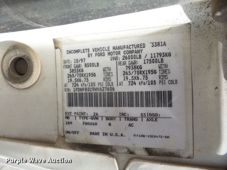 image for item DD6296 1998 Ford F700 flatbed truck with pressure washer