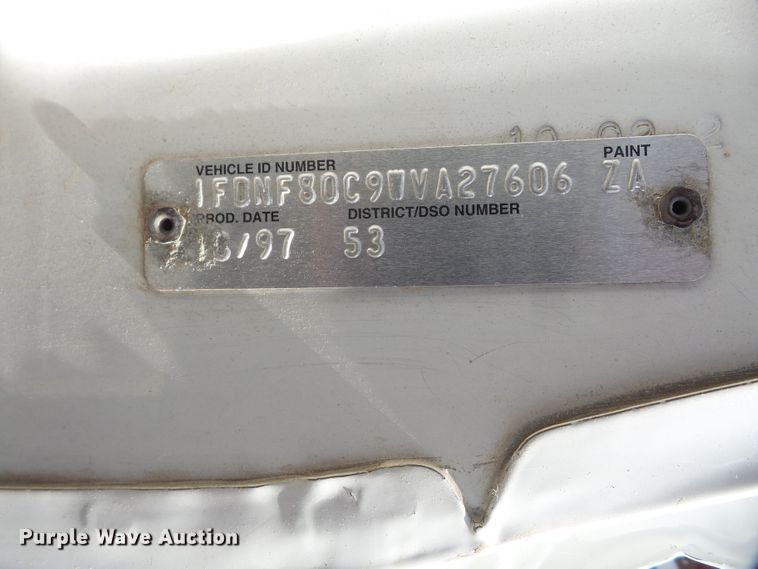 image for item DD6296 1998 Ford F700 flatbed truck with pressure washer