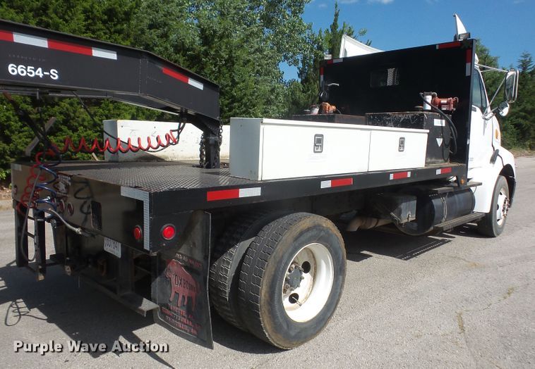 image for item DD6298 1997 Ford Aeromax L9000 flatbed truck