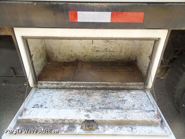 image for item DD6298 1997 Ford Aeromax L9000 flatbed truck