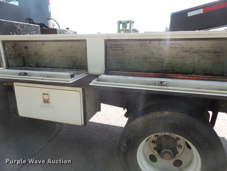 image for item DD6298 1997 Ford Aeromax L9000 flatbed truck