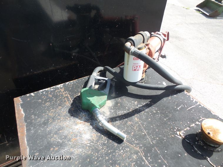 image for item DD6298 1997 Ford Aeromax L9000 flatbed truck