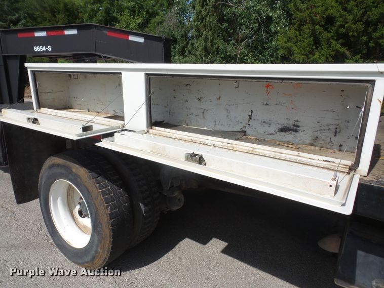 image for item DD6298 1997 Ford Aeromax L9000 flatbed truck