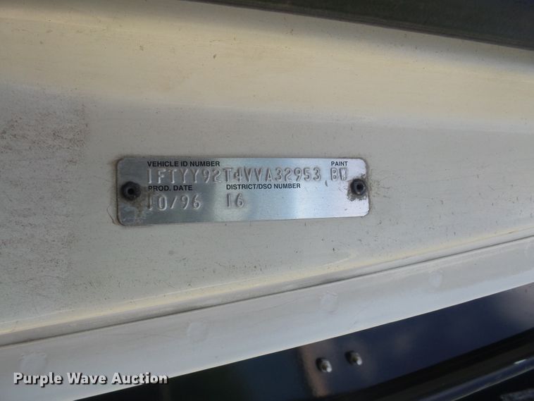 image for item DD6298 1997 Ford Aeromax L9000 flatbed truck