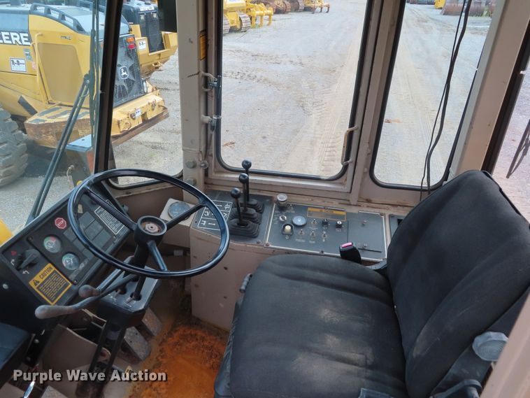 image for item DD6306 1992 John Deere 544E wheel loader