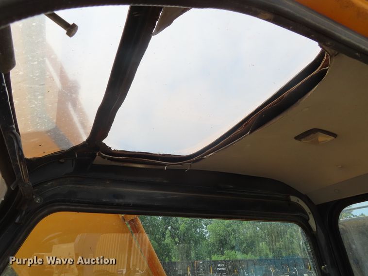 image for item DD6307 1998 Hyundai Robex 210LC-3 excavator