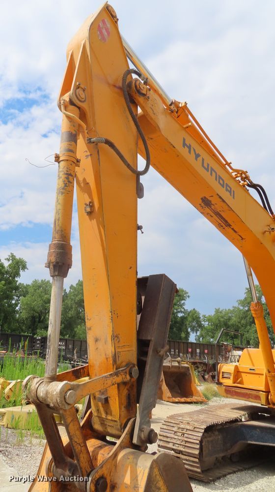 image for item DD6307 1998 Hyundai Robex 210LC-3 excavator
