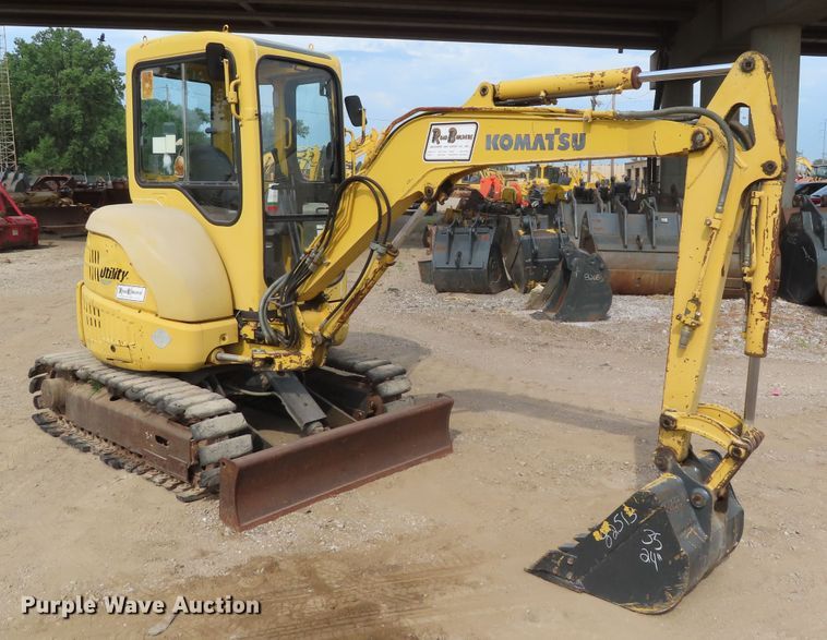 image for item DD6308 2000 Komatsu PC30MR-1 mini excavator