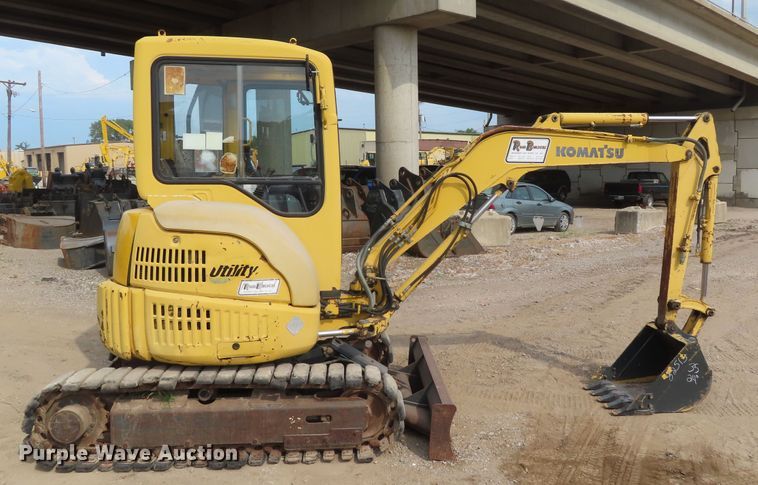 image for item DD6308 2000 Komatsu PC30MR-1 mini excavator