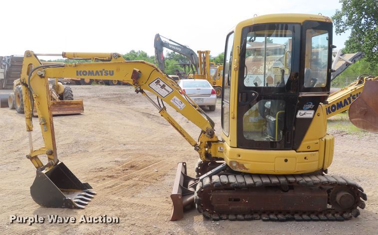 image for item DD6308 2000 Komatsu PC30MR-1 mini excavator