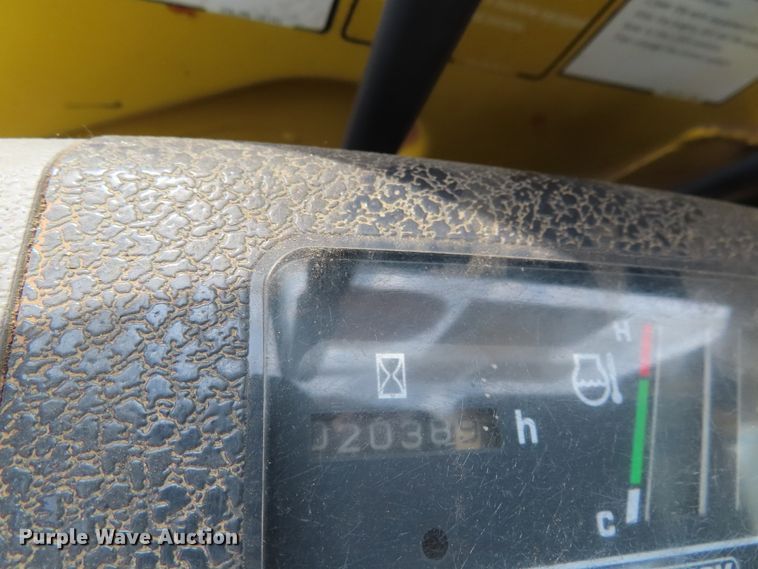 image for item DD6308 2000 Komatsu PC30MR-1 mini excavator