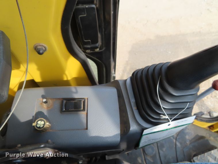 image for item DD6308 2000 Komatsu PC30MR-1 mini excavator