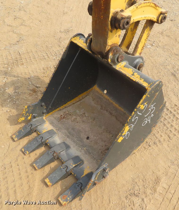 image for item DD6308 2000 Komatsu PC30MR-1 mini excavator