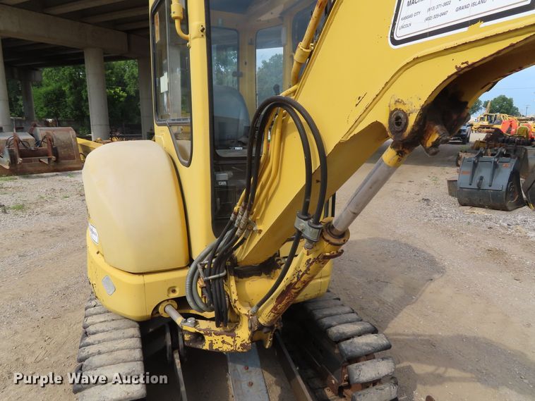 image for item DD6308 2000 Komatsu PC30MR-1 mini excavator