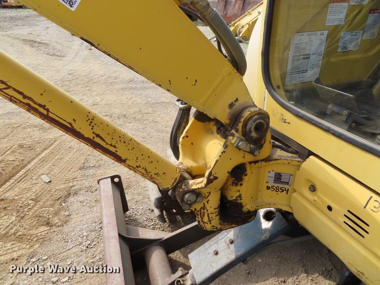 image for item DD6308 2000 Komatsu PC30MR-1 mini excavator