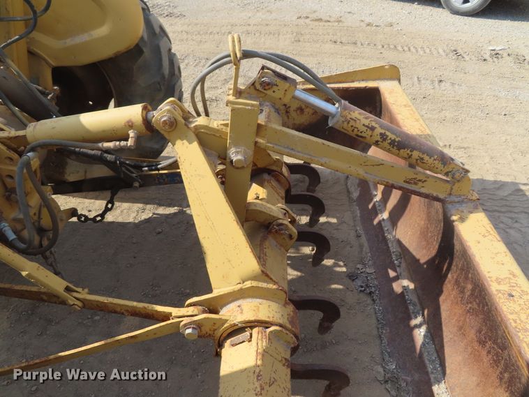 image for item DD6309 Ford 445 tractor