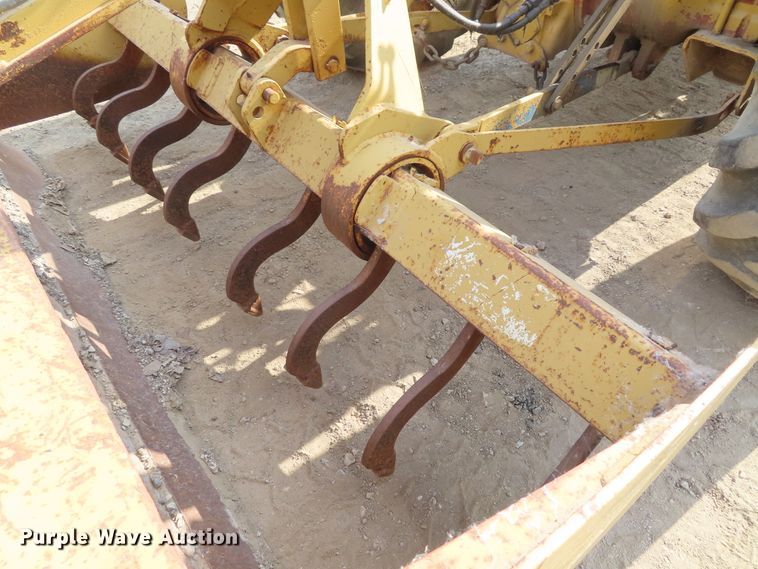 image for item DD6309 Ford 445 tractor