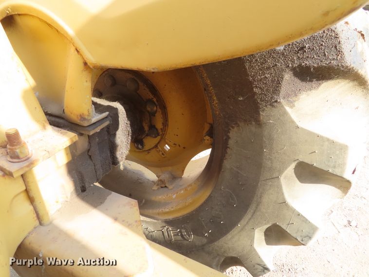 image for item DD6309 Ford 445 tractor