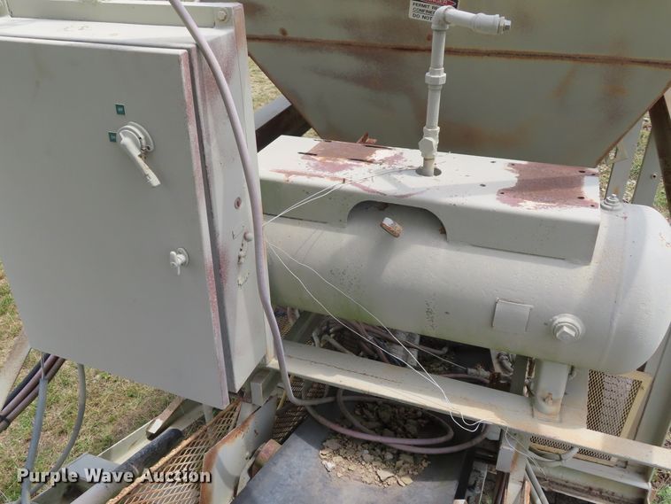 image for item DD6321 1972 Vince-hagan HT-7250-25 concrete batch plant