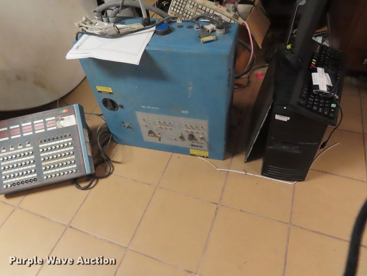 image for item DD6321 1972 Vince-hagan HT-7250-25 concrete batch plant