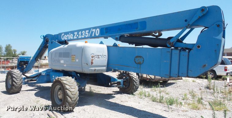 image for item DD6332 2008 Genie Z-135 boom lift