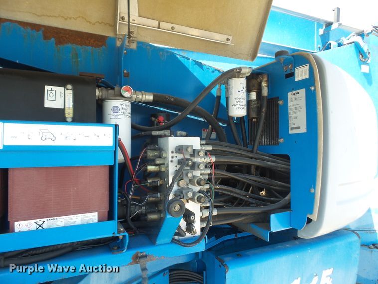 image for item DD6332 2008 Genie Z-135 boom lift