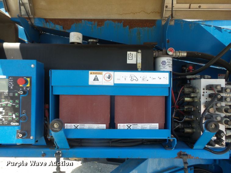 image for item DD6332 2008 Genie Z-135 boom lift