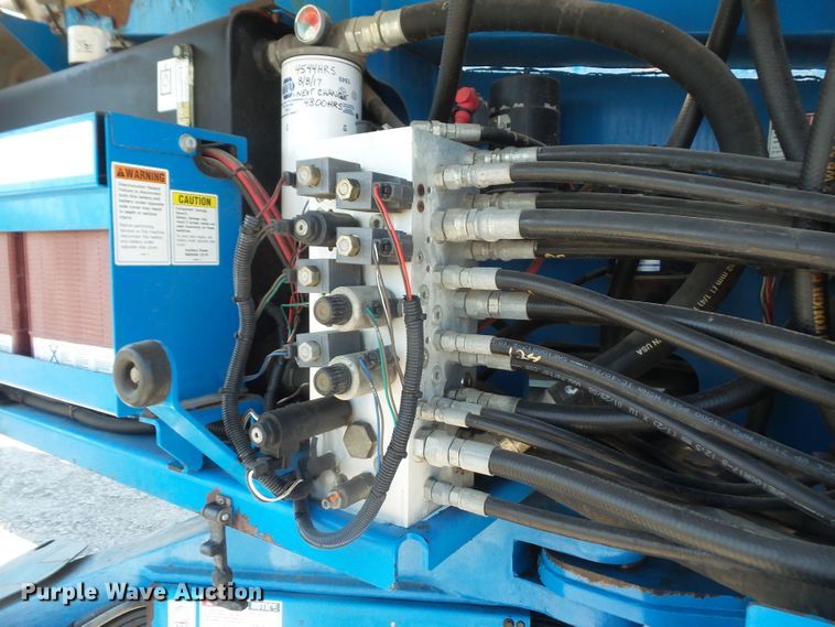 image for item DD6332 2008 Genie Z-135 boom lift