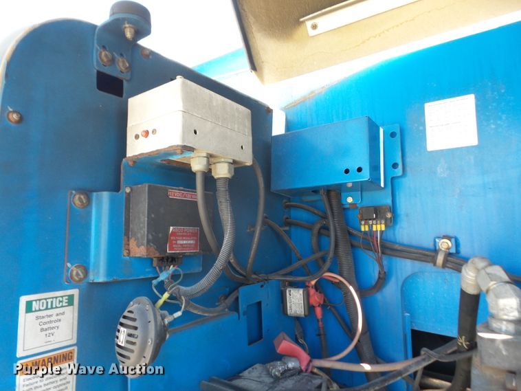 image for item DD6332 2008 Genie Z-135 boom lift